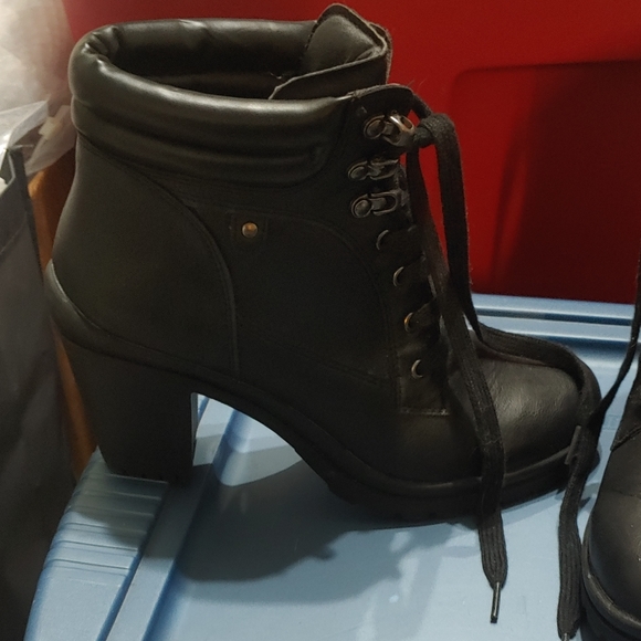 COPY - Black Ankle boots sz11 reg - Picture 2 of 7